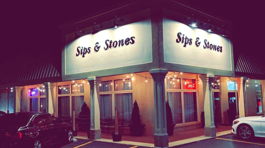 Sips & Stones Lounge and Eatery | 9121-2 Wicker Ave, St John, IN 46373, USA | Phone: (219) 558-0211