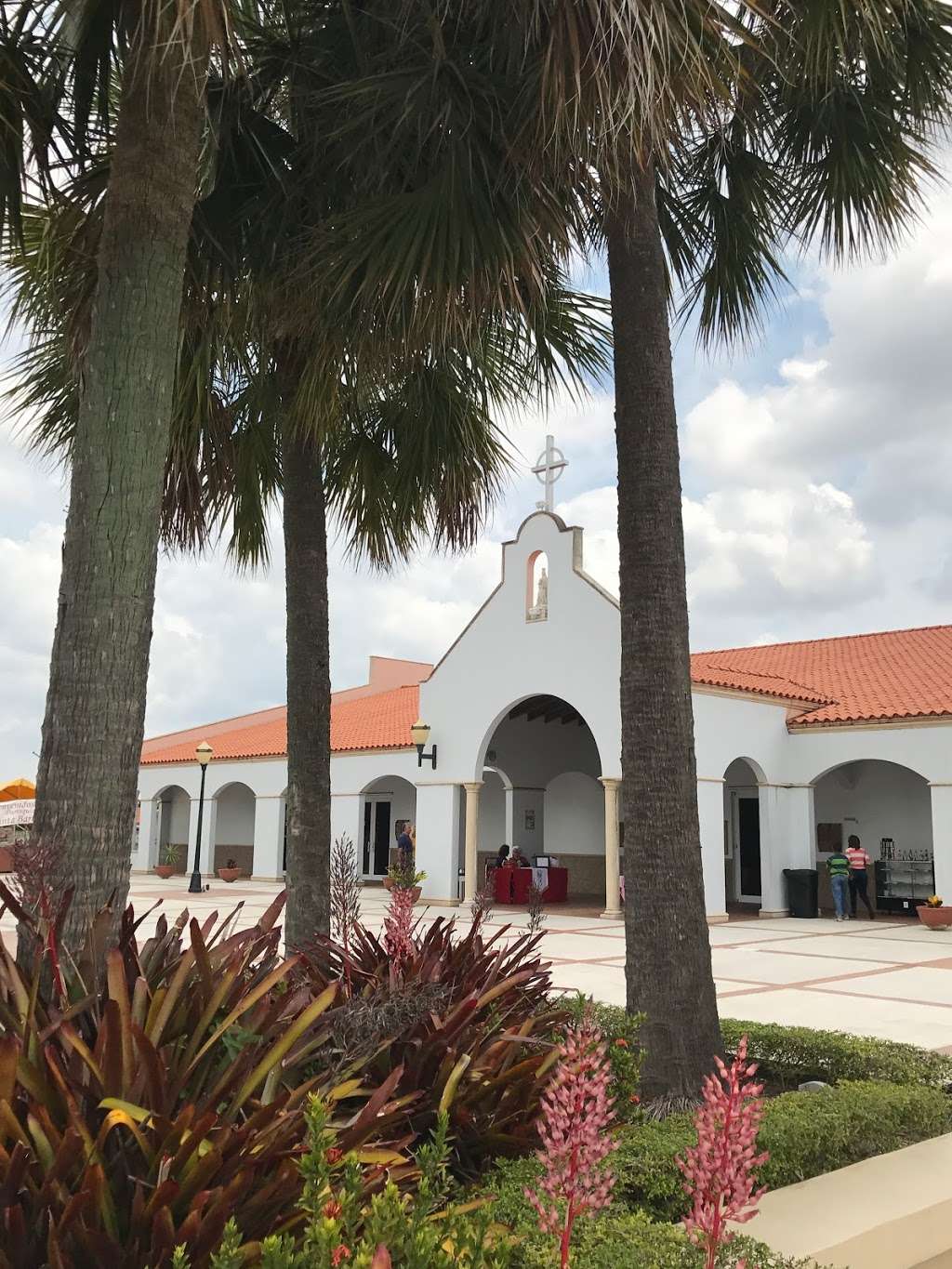 Santa Barbara Catholic Church | 6801 W 30th Ave, Hialeah, FL 33018, USA | Phone: (305) 556-4442