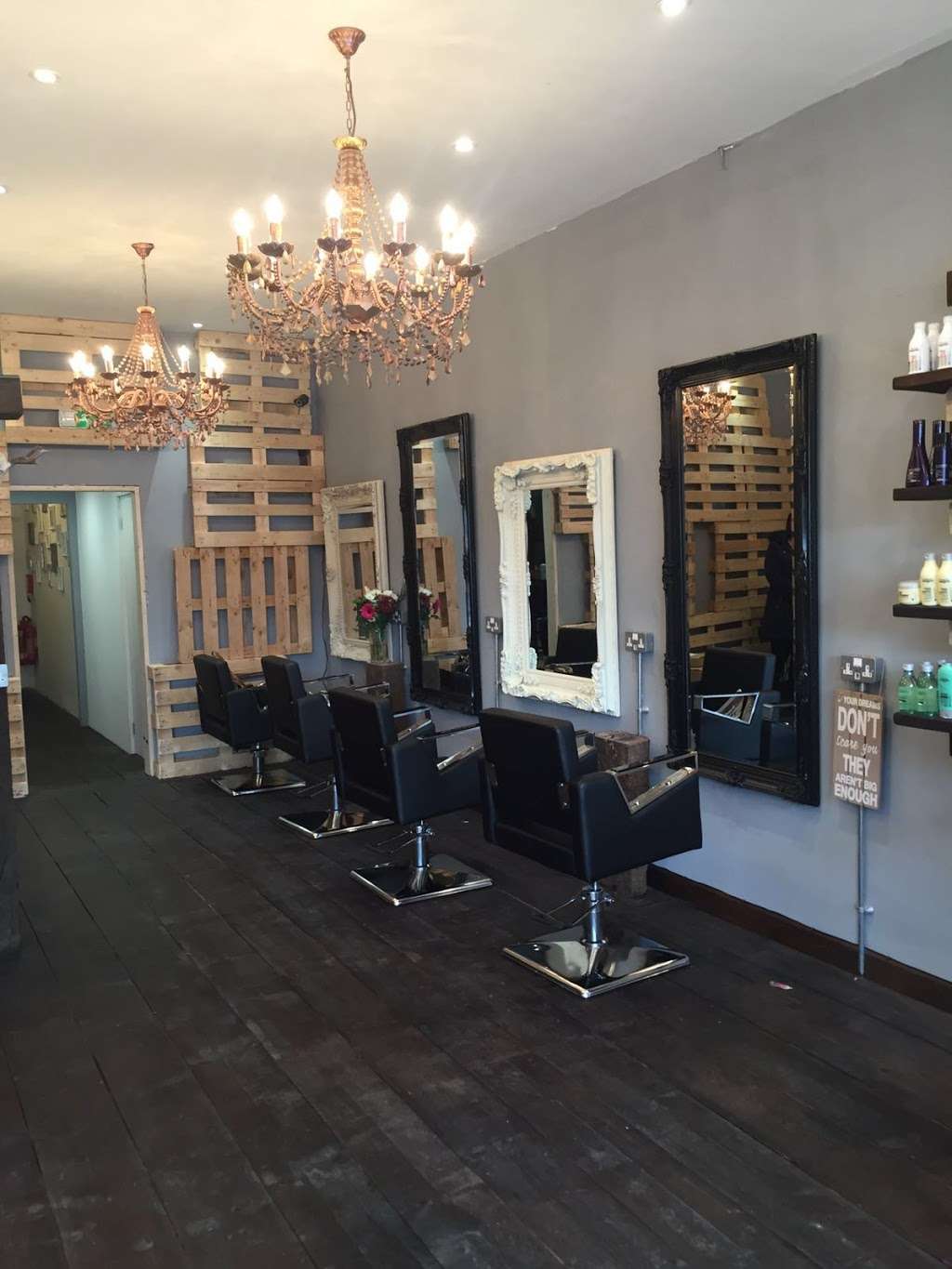 Raw Hair Salon - Welling | 41 Bellegrove Rd, Welling DA13 3PB, UK | Phone: 020 3474 0937