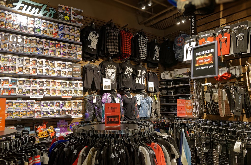 Hot Topic | 301 S Hills Village RM 2212 A, Pittsburgh, PA 15241, USA | Phone: (412) 831-3340
