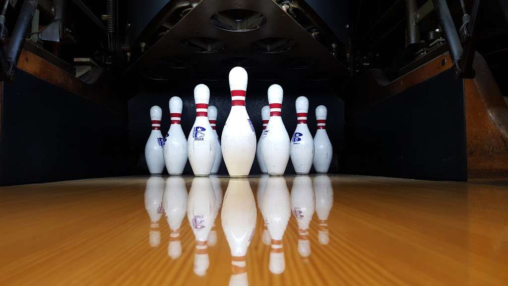 Riviera Lanes | 8600 W Greenfield Ave, West Allis, WI 53214, USA | Phone: (414) 774-2274