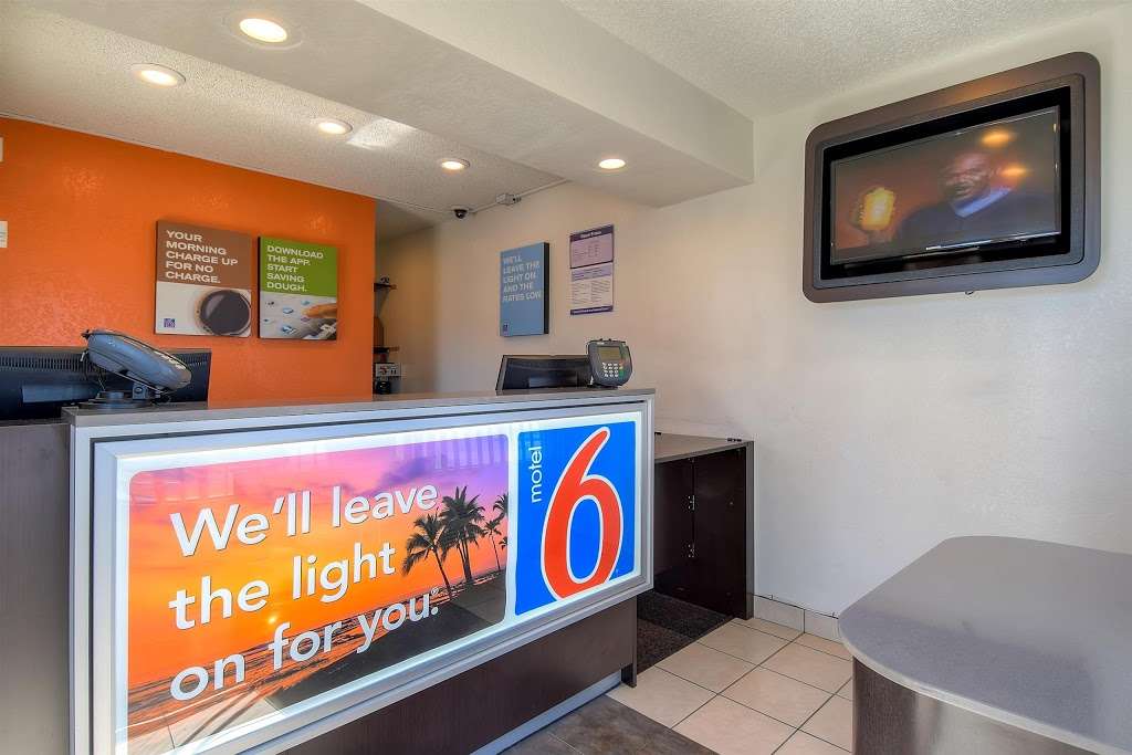 Motel 6 Los Angeles - Long Beach | 5665 E 7th St, Long Beach, CA 90804 | Phone: (562) 597-1311