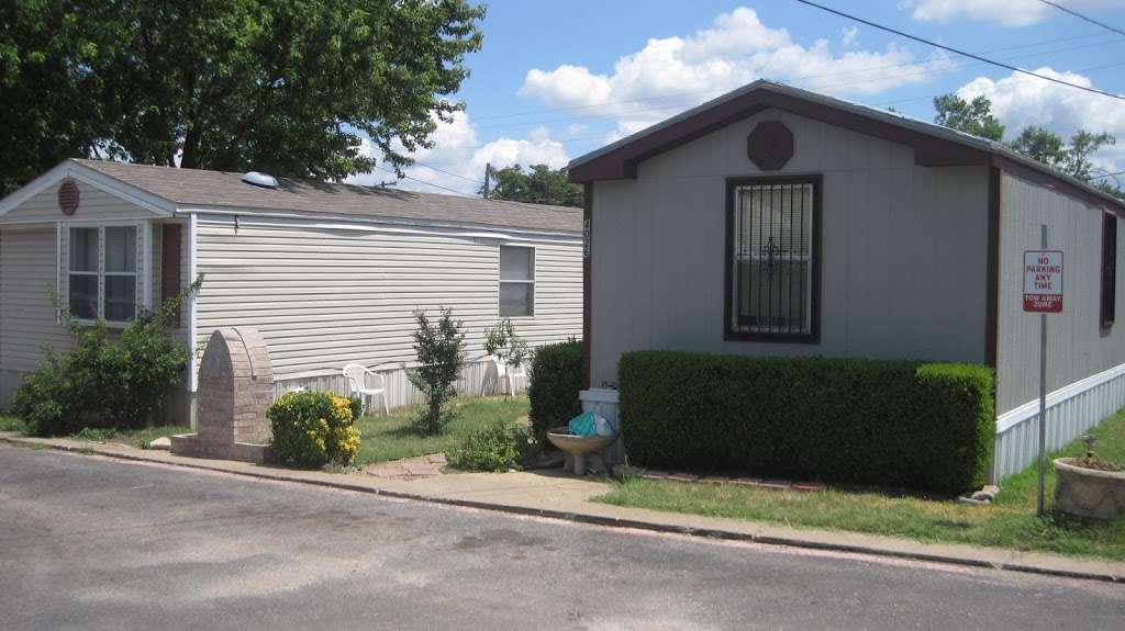 Dallas Mobile Home Park | 4010 W Davis St, Dallas, TX 75211, USA | Phone: (214) 331-2342