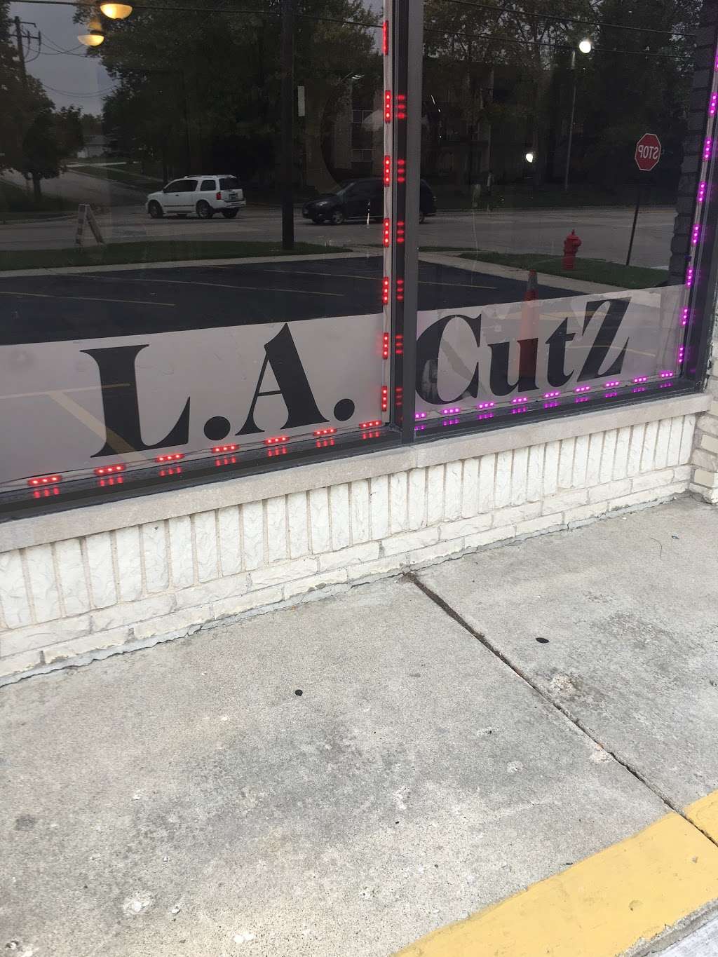 L.A. CutZ | 8859 S Roberts Rd, Hickory Hills, IL 60457, USA | Phone: (708) 581-4187