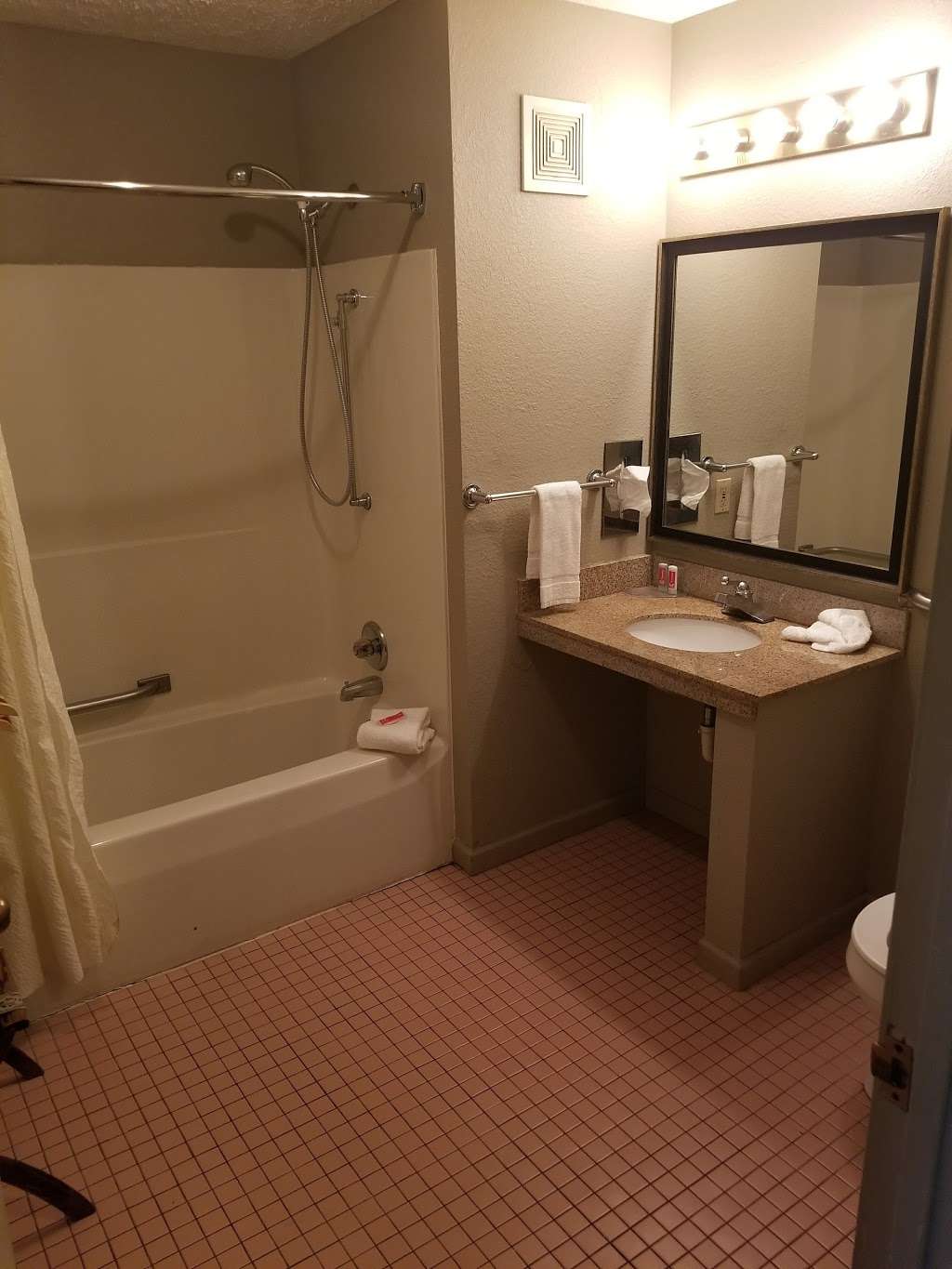 Rodeway Inn | 6201 Opportunity Ln, Merrillville, IN 46410 | Phone: (219) 942-8555