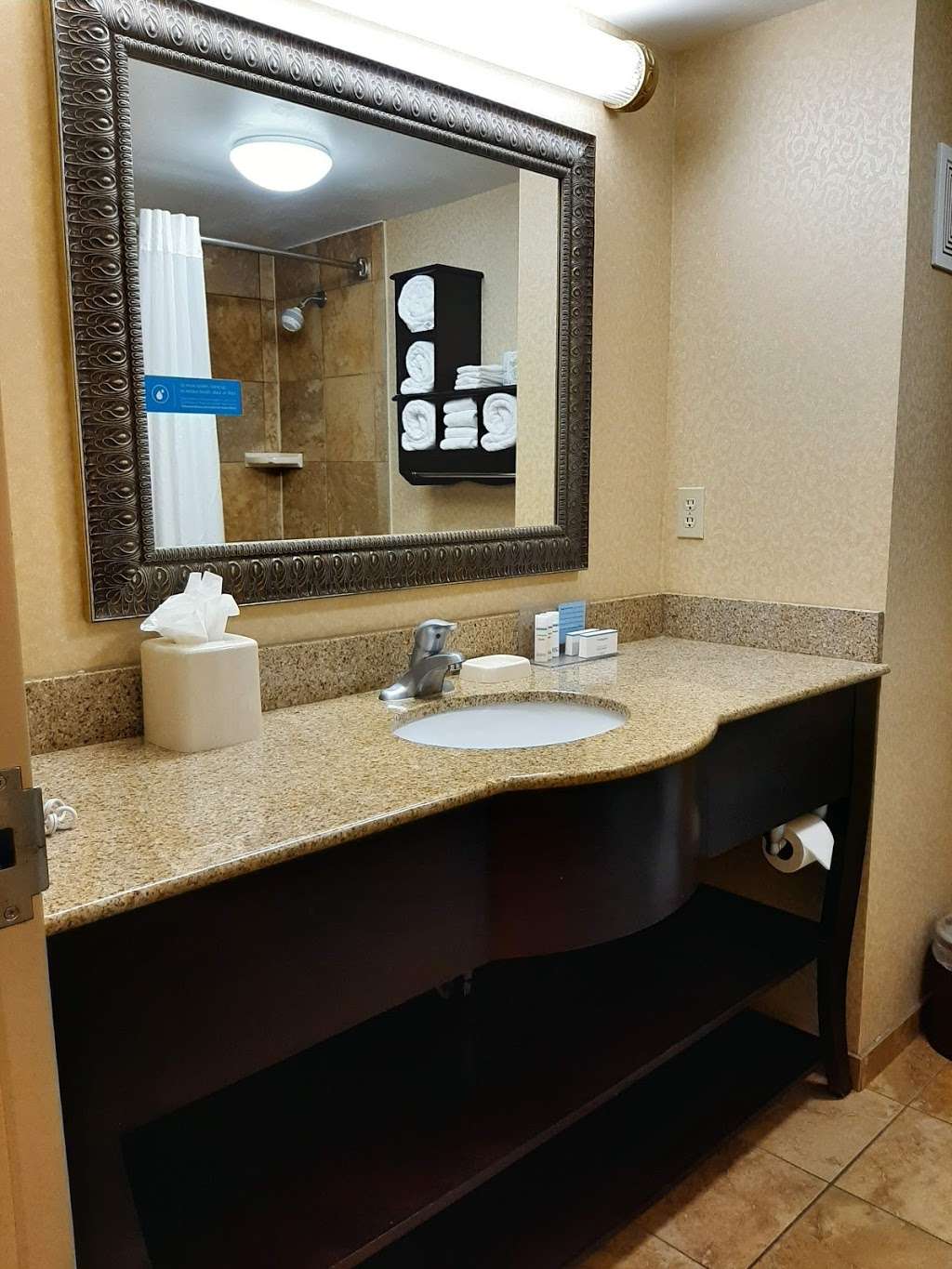 Hampton Inn & Suites Houston - Rosenberg | 3312 Vista Dr, Rosenberg, TX 77471, USA | Phone: (281) 341-9393