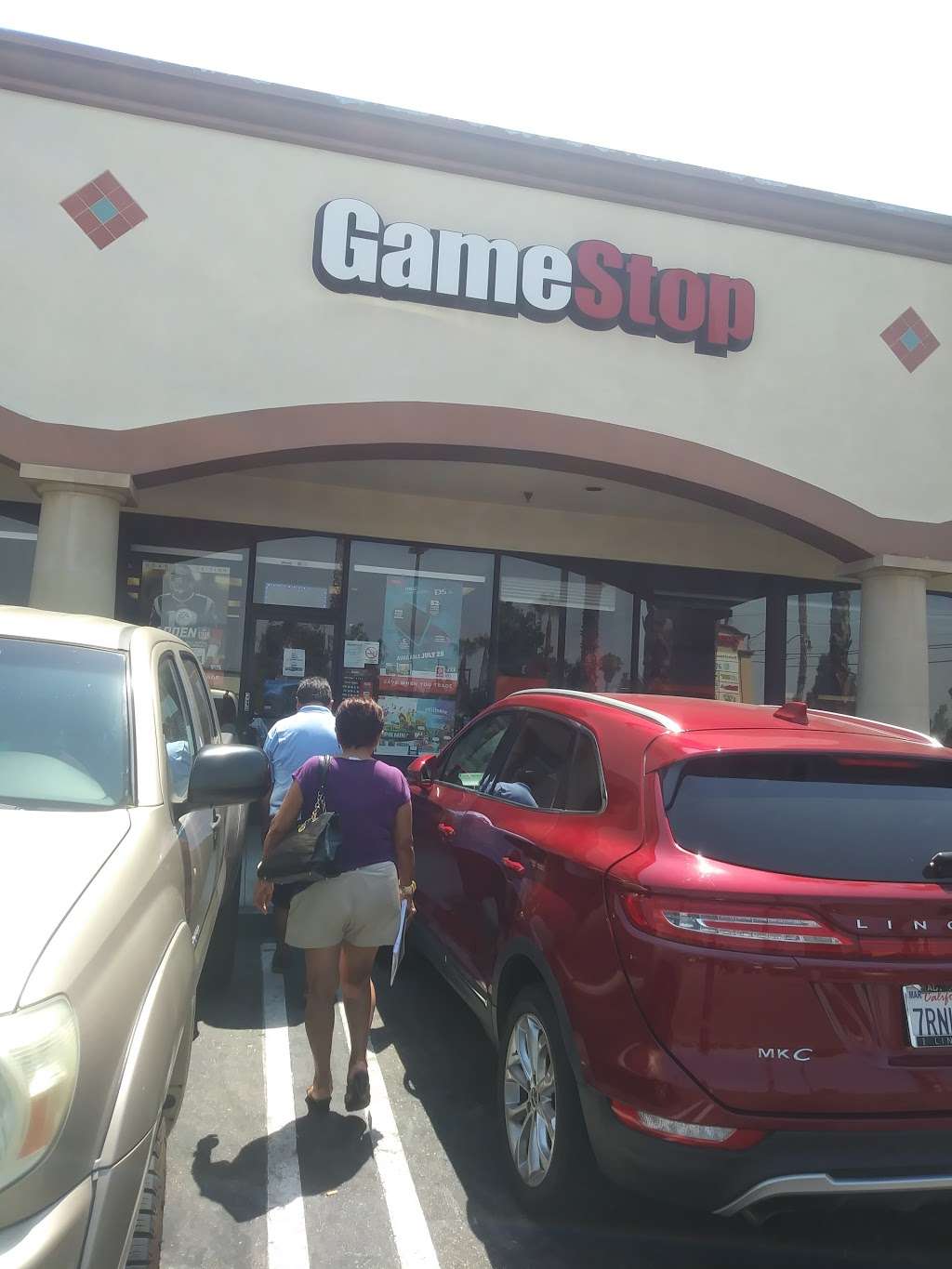 GameStop | 16232 E Foothill Blvd B, Fontana, CA 92335, USA | Phone: (909) 355-1564