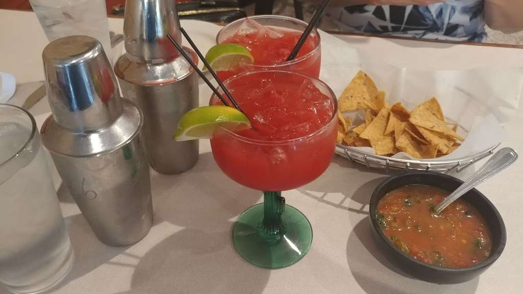 El Sombrero | 314 Lincoln Ave, Fox River Grove, IL 60021 | Phone: (847) 516-4910