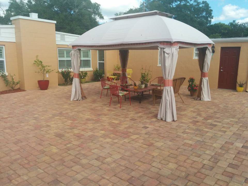 Serenity Villa / Orlando, FL. Assisted Living Facility | 559 Hewett Dr, Orlando, FL 32807, USA | Phone: (407) 792-9330