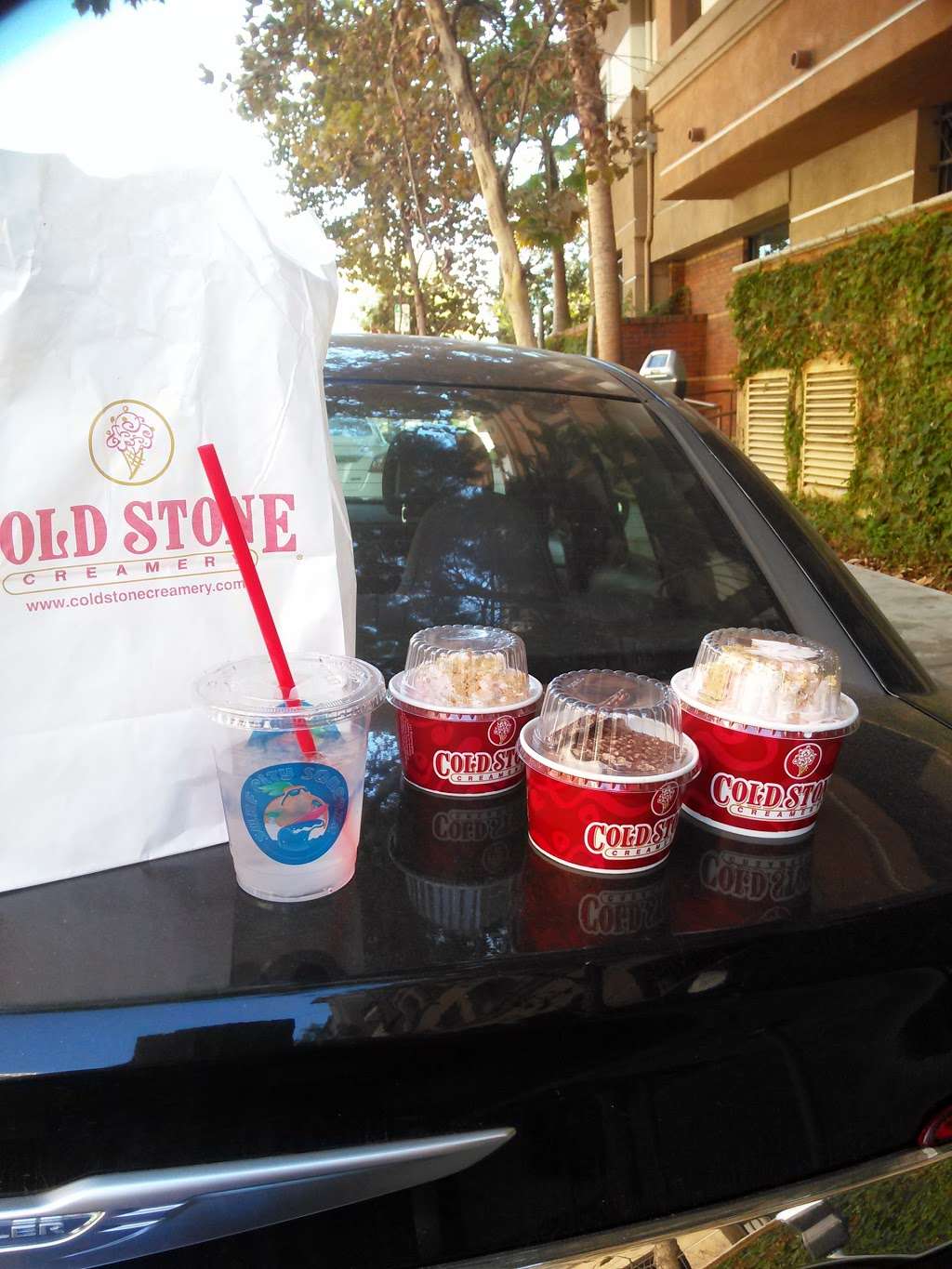 Cold Stone Creamery | 3730 S Figueroa St, Los Angeles, CA 90007, USA | Phone: (213) 747-2744