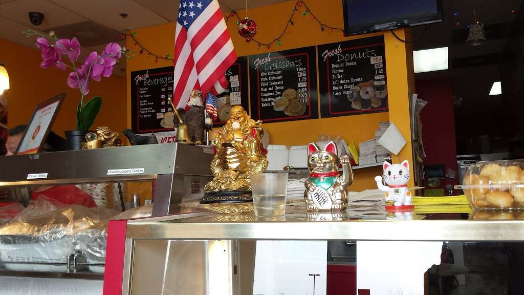 Leos Donuts | 3 13330, 4803, Ranchero Rd, Oak Hills, CA 92344, USA | Phone: (760) 948-3175