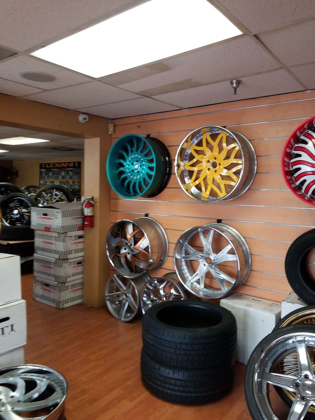 WTW Car Accessories | 16055 NW 57th Ave, Hialeah, FL 33014, USA | Phone: (305) 626-2977