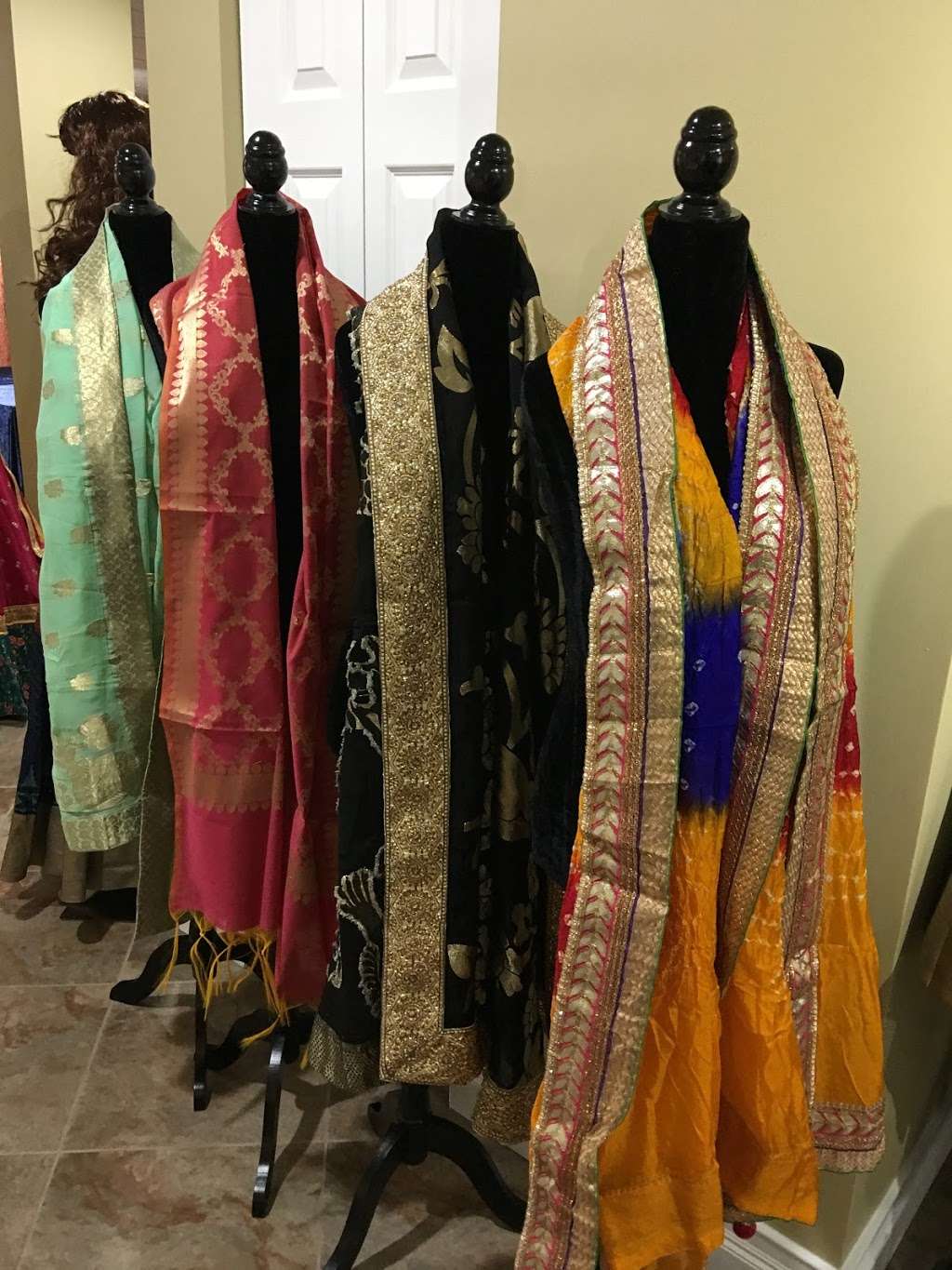 RAAS THE GLOBAL DESI | 428 Oak Ave, Westmont, IL 60559, USA | Phone: (630) 407-7419