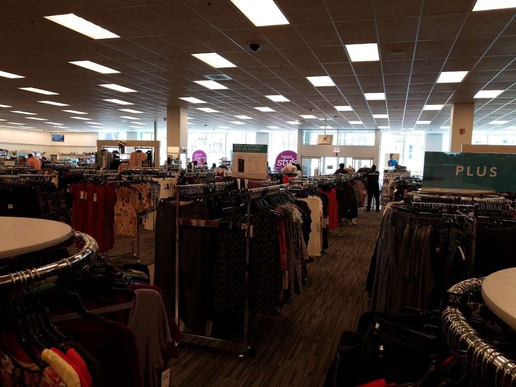 Nordstrom Rack South Loop | 1118 S Canal St, Chicago, IL 60607, USA | Phone: (312) 276-6201