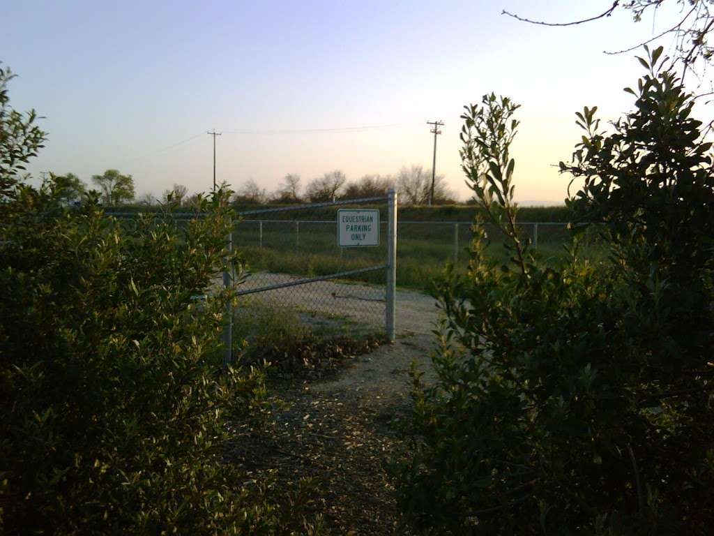 Kern River Bike Path parking area | Unnamed Road, Bakersfield, CA 93311, USA