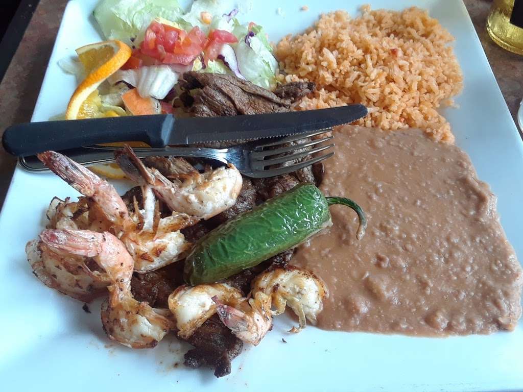 Paracho Mexican and Seafood Restaurant | 8933 Limonite Ave, Riverside, CA 92509, USA | Phone: (951) 685-7618