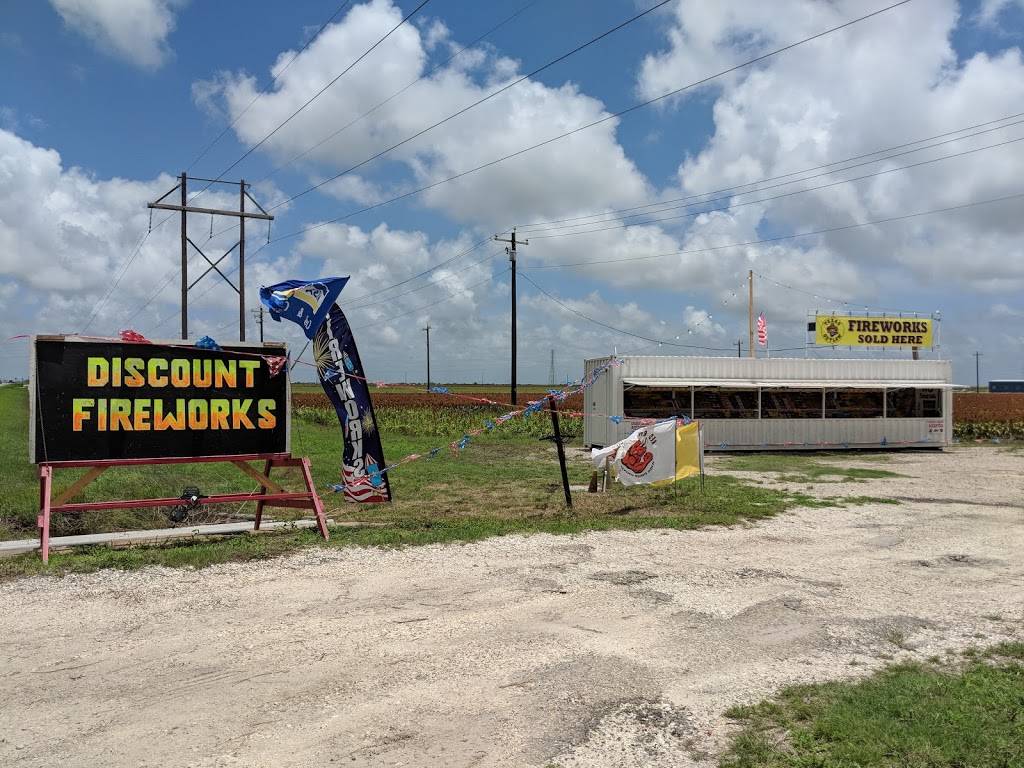 Discount Fireworks TX | 4615-4733, TX-35, Aransas Pass, TX 78336 | Phone: (361) 332-1622