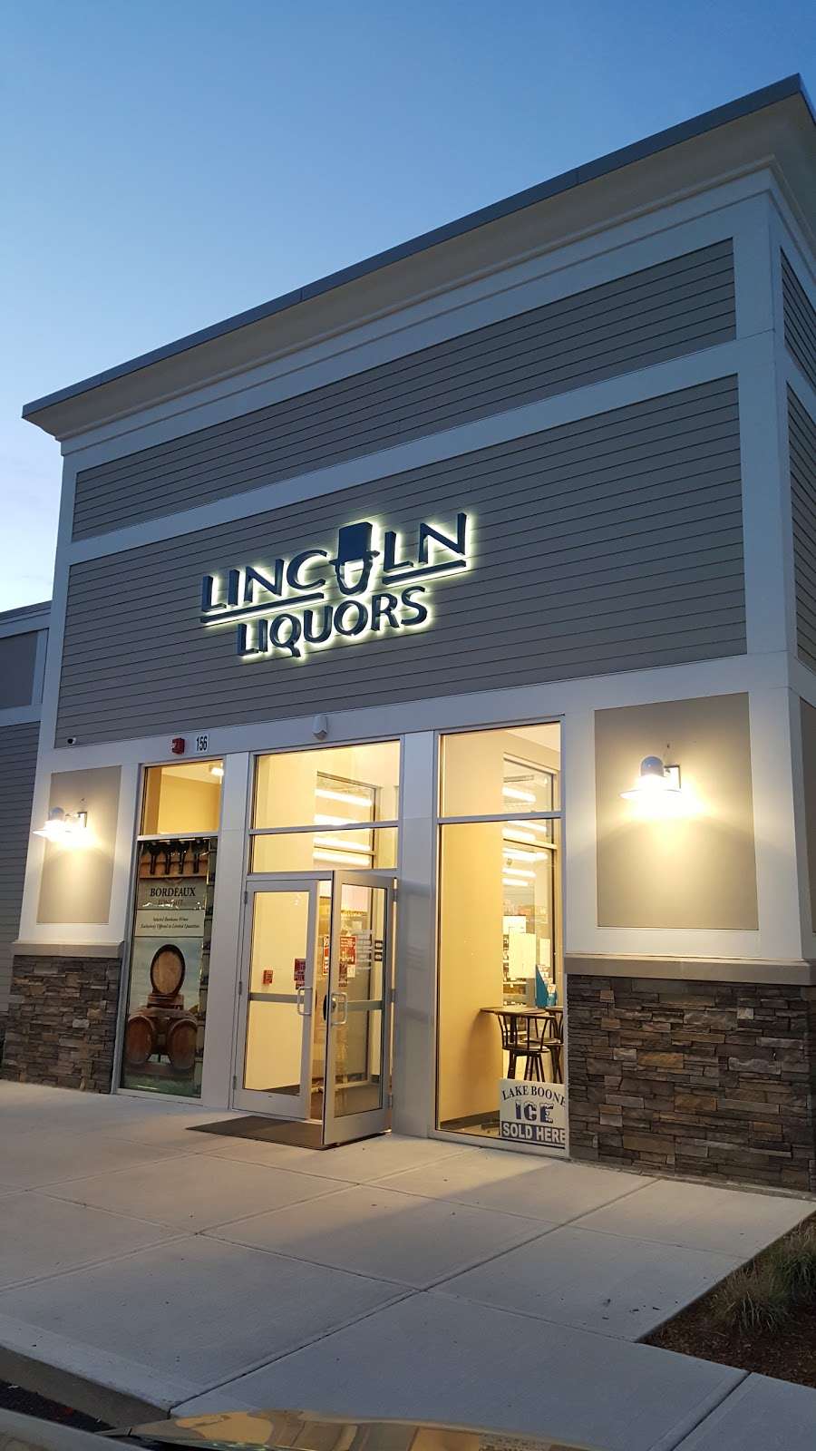 Lincoln Liquors | 156 Great Rd, Bedford, MA 01730, USA | Phone: (781) 275-6579