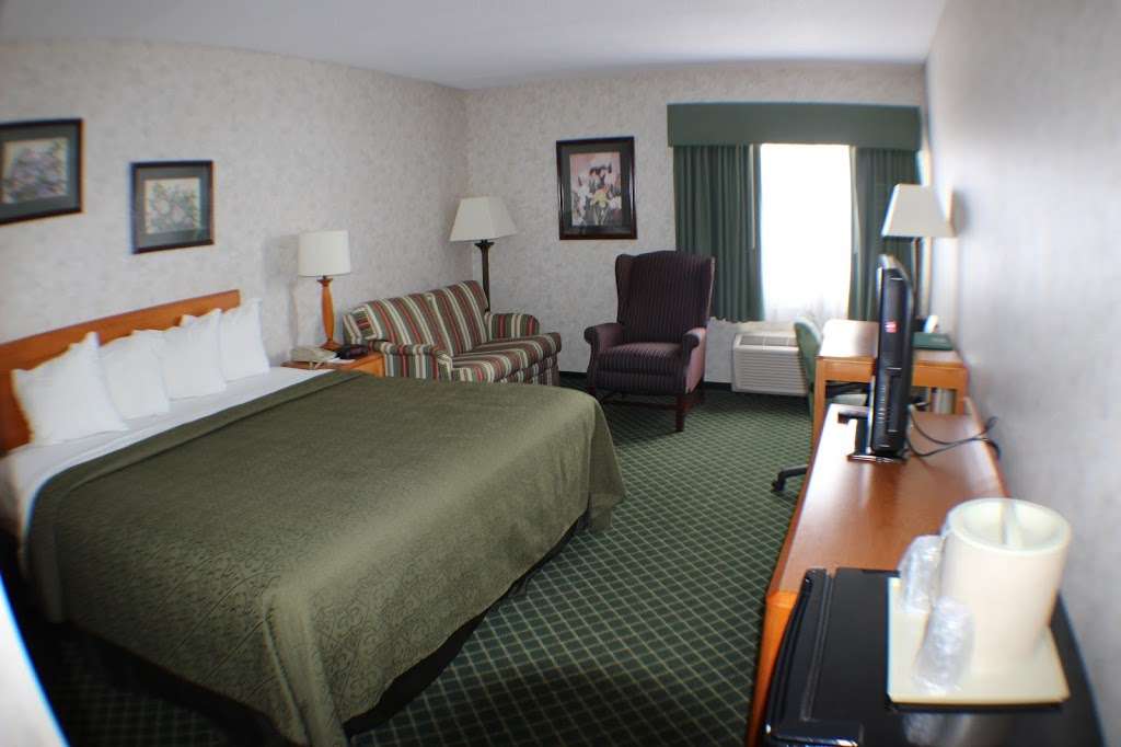 All Seasons Inn & Suites | 355 Washington Hwy, Smithfield, RI 02917, USA | Phone: (401) 232-2400