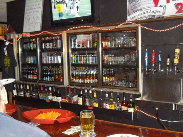 Seavers Parkside Pub | 103 N 2nd St, Delavan, WI 53115, USA | Phone: (262) 725-7557