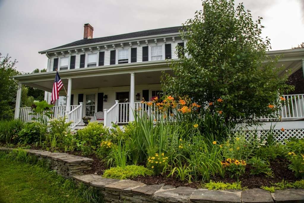 Glenwood Farmhouse B&B | 49 Glenwood Rd, Pine Island, NY 10969, USA | Phone: (914) 424-2981