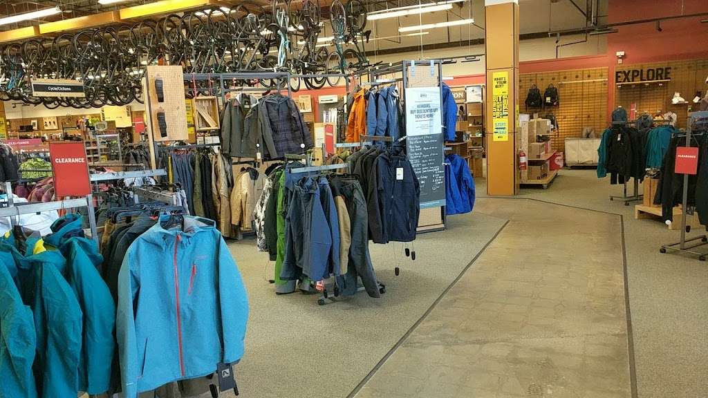 REI | 279 Salem St, Reading, MA 01867, USA | Phone: (781) 944-5103