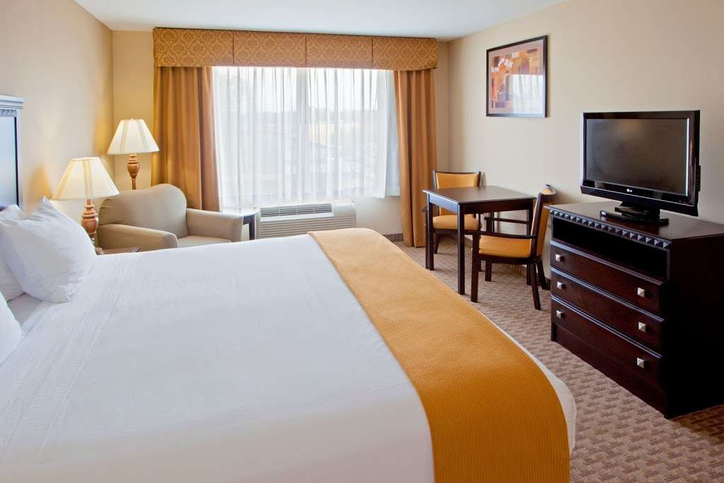 Holiday Inn Express & Suites Tappahannock | 1648 Tappahannock Blvd, Tappahannock, VA 22560 | Phone: (804) 445-1200