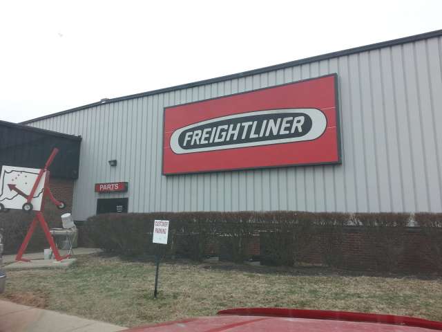 Stoops Freightliner — Quality Trailer | 6105 Columbus Ave, Anderson, IN 46013, USA | Phone: (765) 644-1400