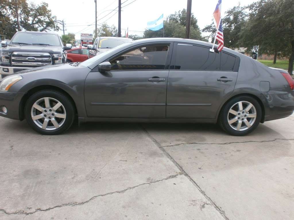 Under Priced Auto Sales | 4622 Yale St, Houston, TX 77018, USA | Phone: (713) 695-9055