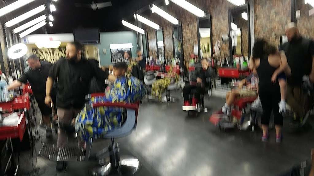 Barbershop | 2102 E Osceola Pkwy, Buena Ventura Lakes, FL 34743 | Phone: (407) 738-6468