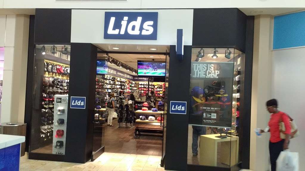 Lids | 500 Baybrook Mall SP 1212, Friendswood, TX 77546, USA | Phone: (281) 280-0422