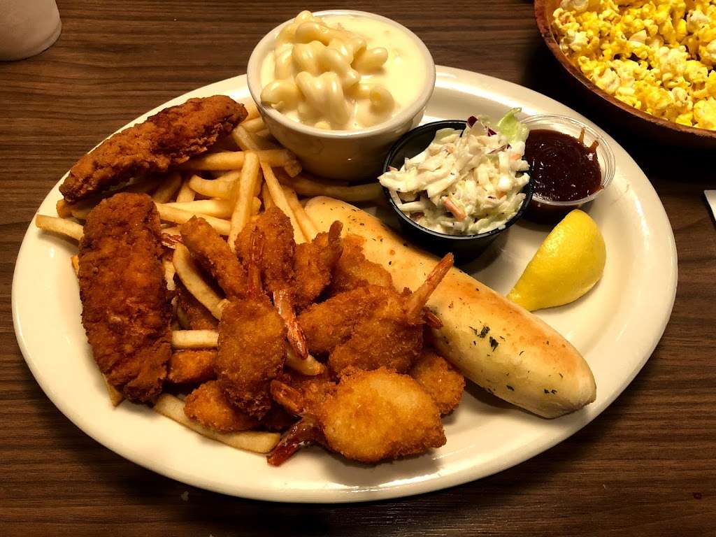 Hollys Restaurant & Pub | 3705 Franklin St, Michigan City, IN 46360 | Phone: (219) 879-5124