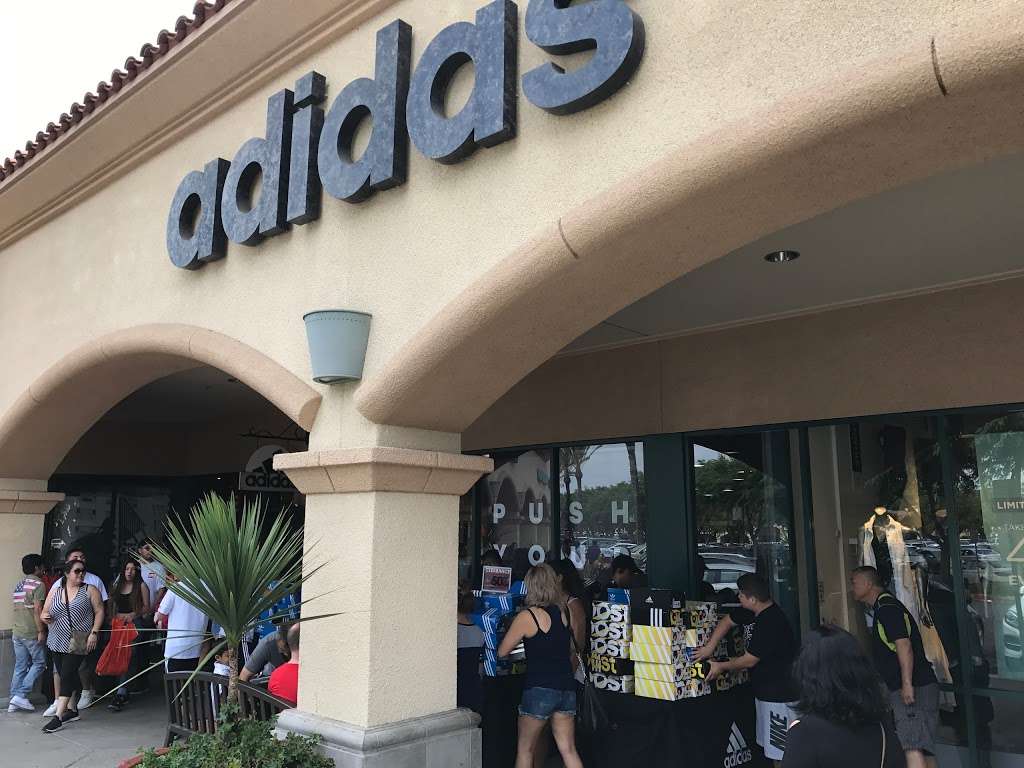 adidas Outlet | 950 Camarillo Center Dr Suite 956, Camarillo, CA 93010, USA | Phone: (805) 482-3475