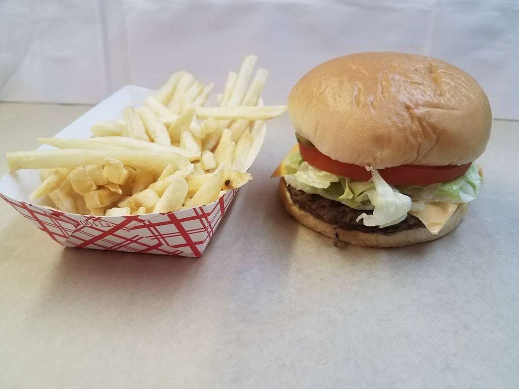 B & K Rootbeer | 511 Northwestern Ave, Monticello, IN 47960, USA | Phone: (574) 583-3844