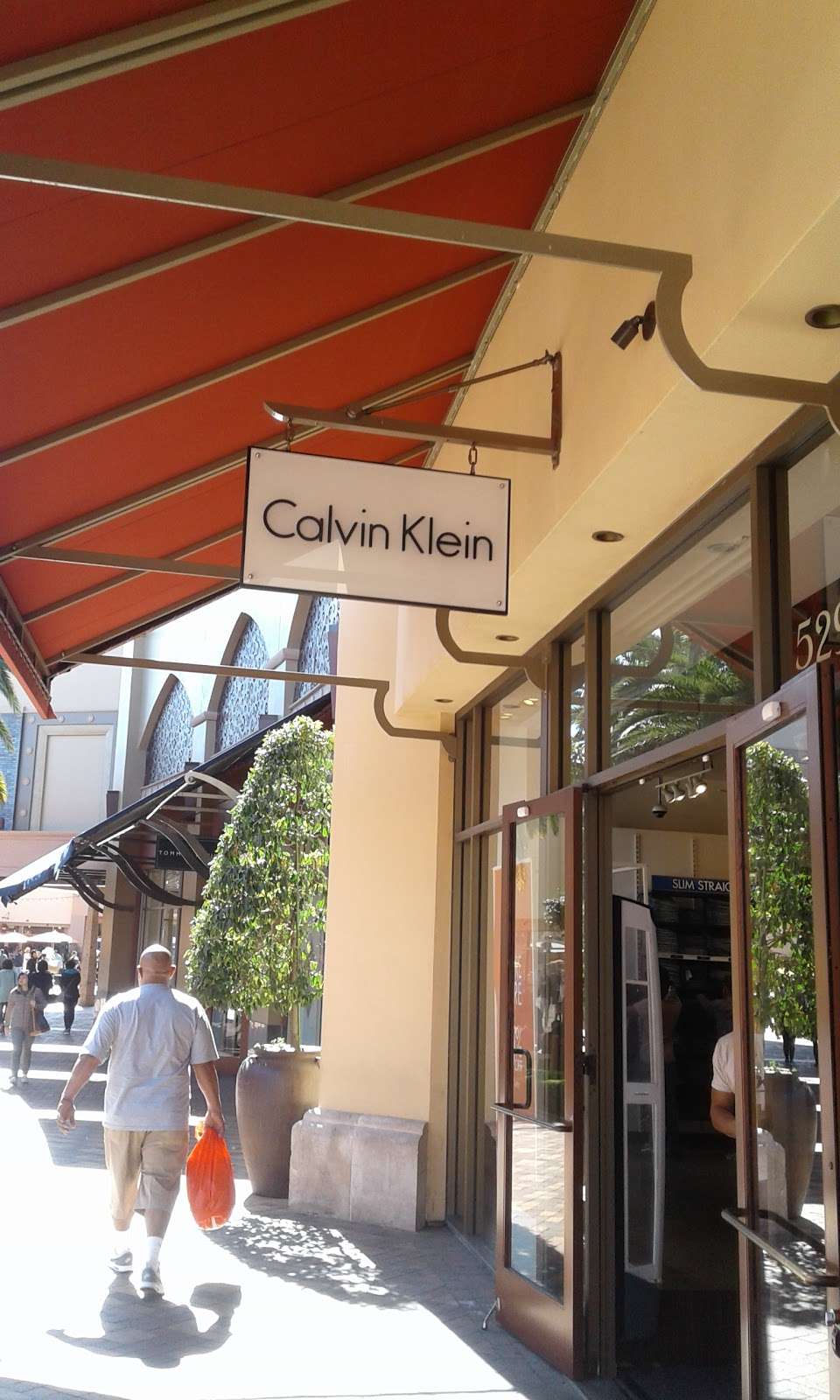 Calvin Klein Outlet | 100 Citadel Dr #602, Commerce, CA 90040 | Phone: (323) 720-9660