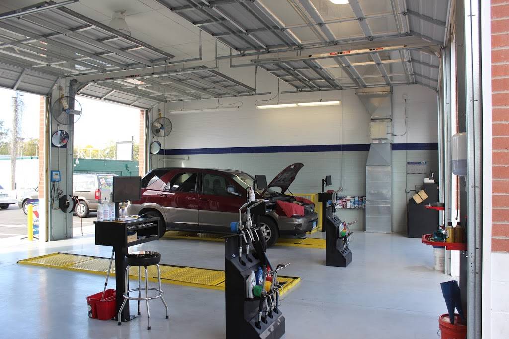 Express Oil Change & Tire Engineers | 4526 S Dale Mabry Hwy, Tampa, FL 33611, USA | Phone: (813) 839-3100