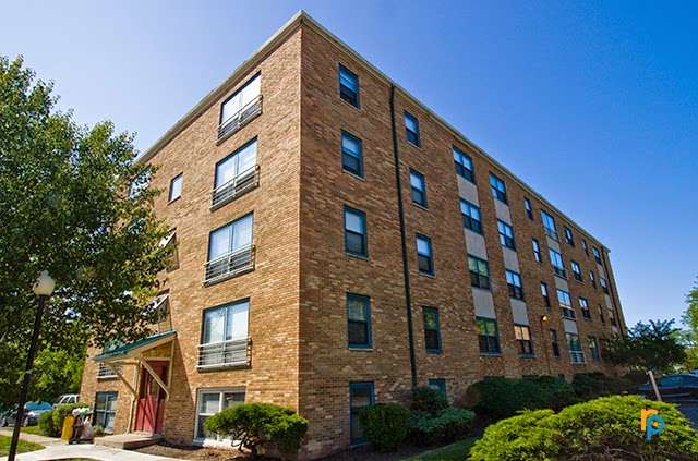 Lakeshore Dunes Apartments | 440 N Lake St, Gary, IN 46403, USA | Phone: (219) 938-0500