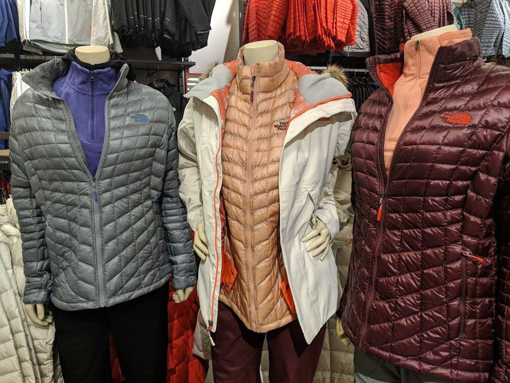 The North Face Outlet | 461 Evergreen Ct, Central Valley, NY 10917, USA | Phone: (845) 928-4900