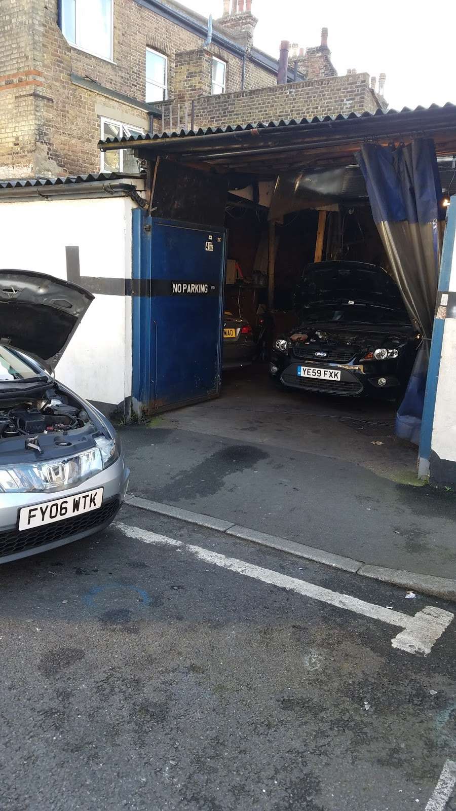 Swaly Garage | 46c Walpole Rd, Colliers Wood, London SW19 2BY, UK | Phone: 07855 782698