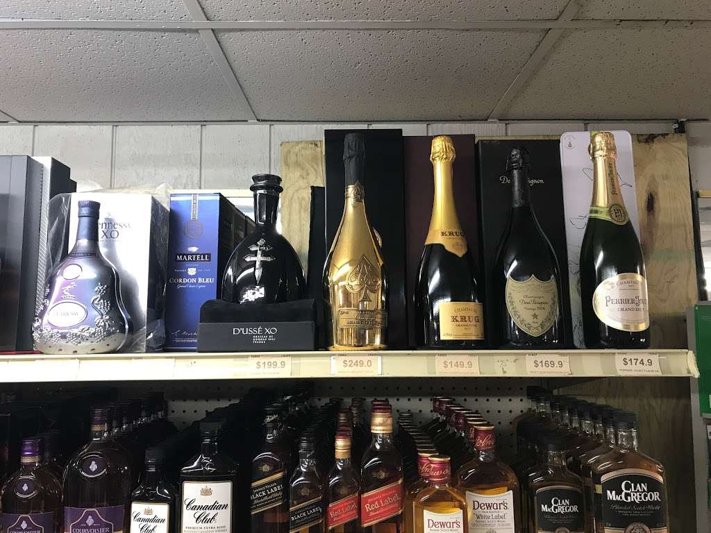 Vickys Discount Liquors | 6220 US-130, Pennsauken Township, NJ 08109, USA | Phone: (856) 665-1100