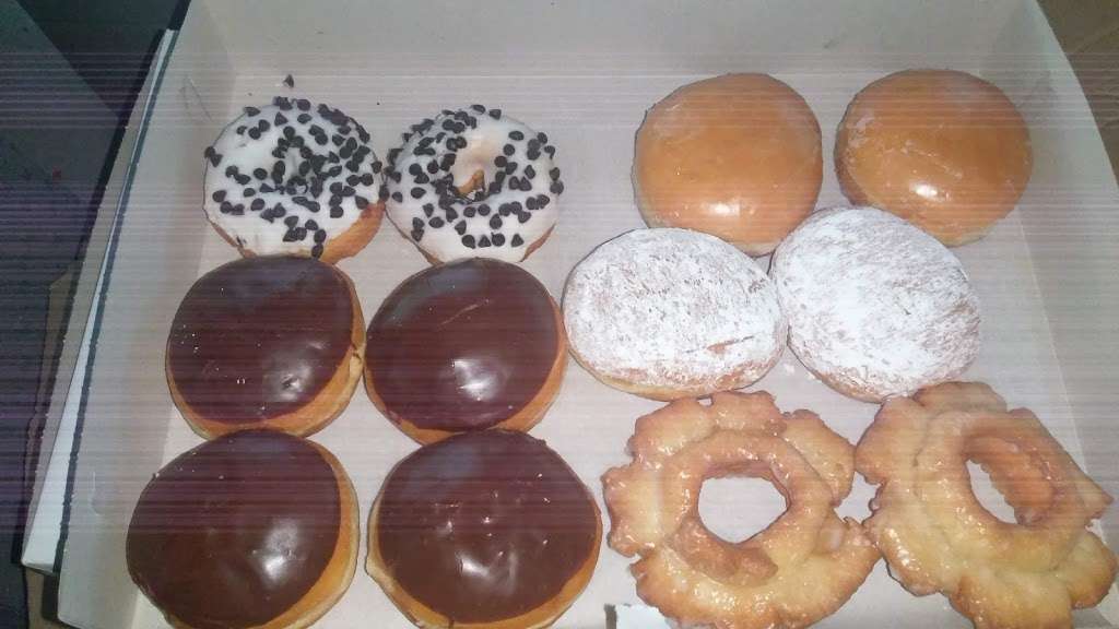 Mister Blues Donut Shop | 401 S Lincoln Ave # F, Corona, CA 92882 | Phone: (951) 272-6295