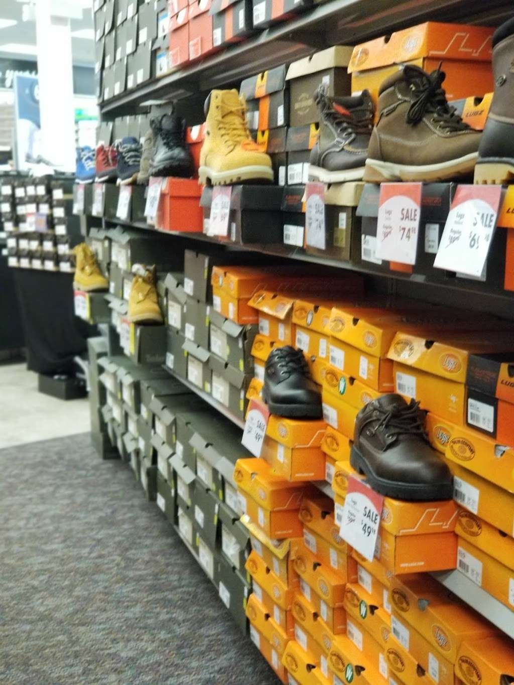 Shoe Carnival | 4150 S Pulaski Rd, Chicago, IL 60632, USA | Phone: (773) 579-1587