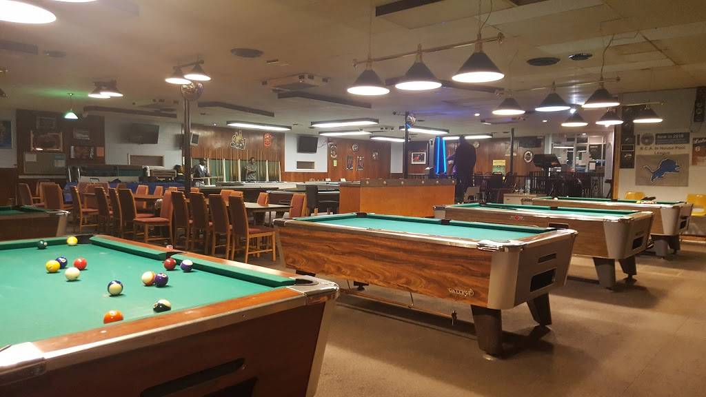 Campus Q Billiards & Bar | 888 Valley Dr, Benton Harbor, MI 49022, USA | Phone: (269) 934-7665