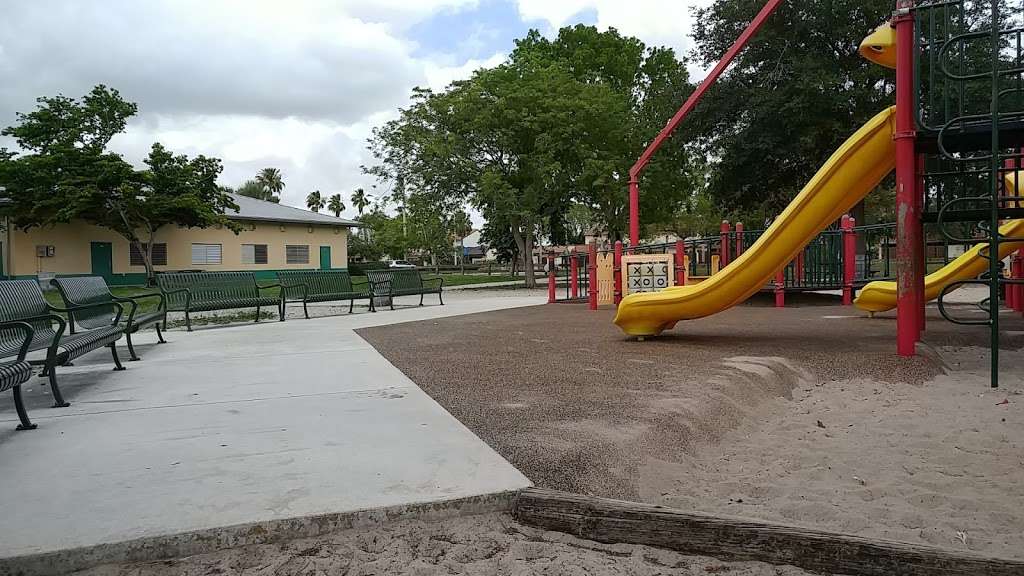 Country Village Park | 6550 NW 188th Terrace, Hialeah, FL 33015, USA | Phone: (305) 622-2594