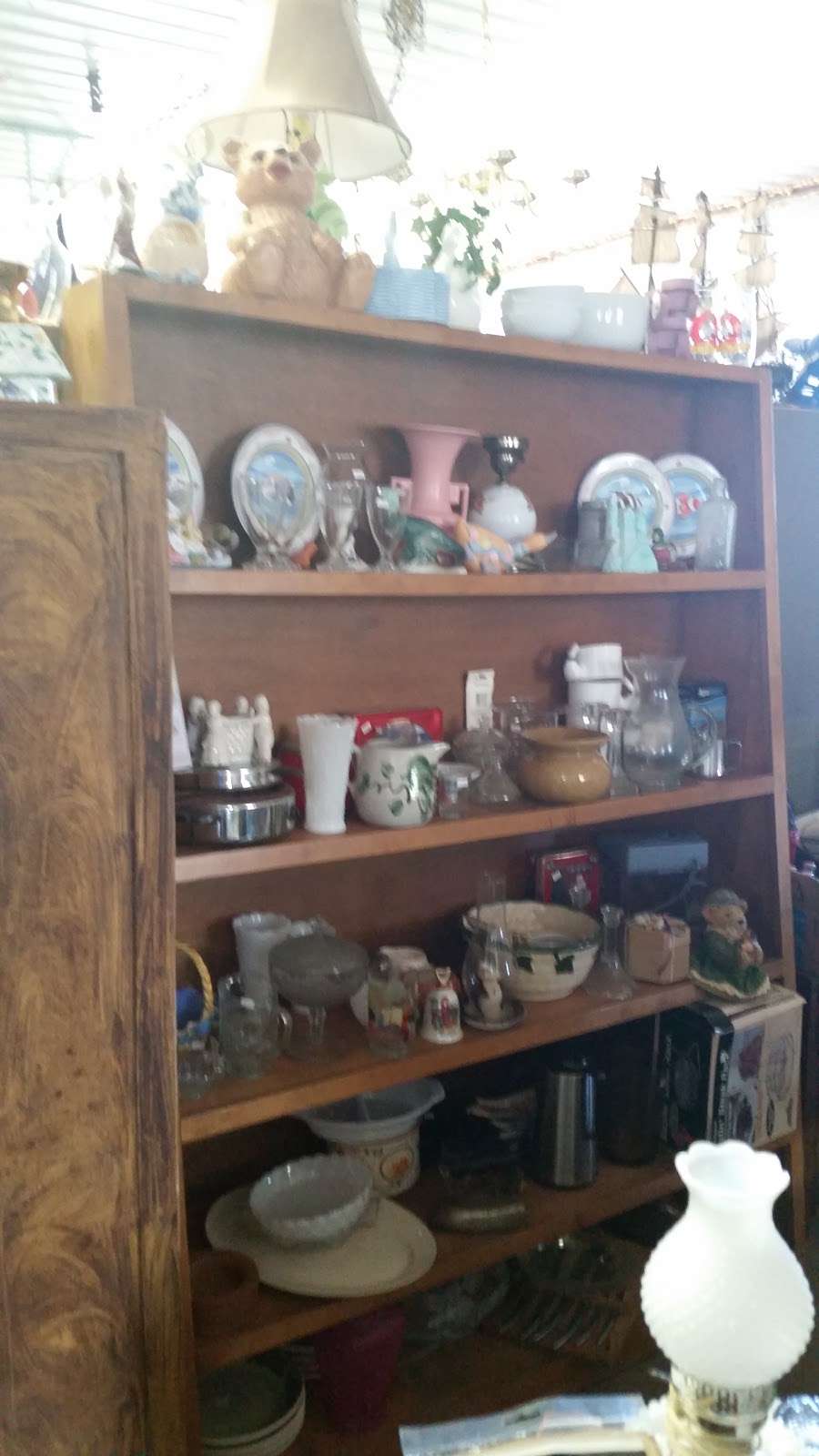 Little Bit Of Everythin Thriftiques And More | 36295 Old Ocean City Rd, Willards, MD 21874, USA | Phone: (410) 835-8800