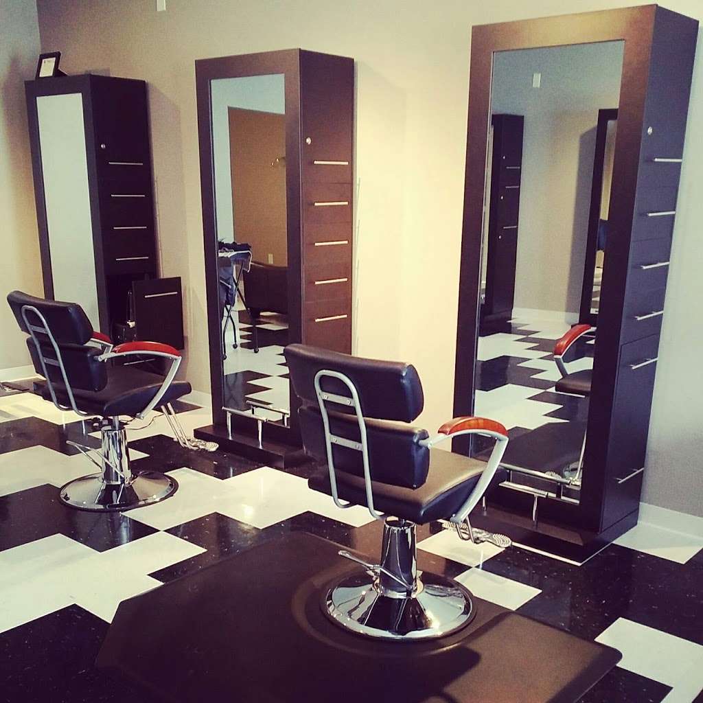 Restored Hair Studio & Shoppe | 3085 Salt Lake Rd, Indianapolis, IN 46214 | Phone: (317) 721-6084