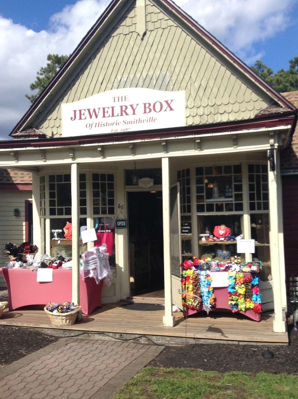 Jewelry Box of Smithville | 615 E Moss Mill Rd # H3, Galloway, NJ 08205, USA | Phone: (609) 748-4388