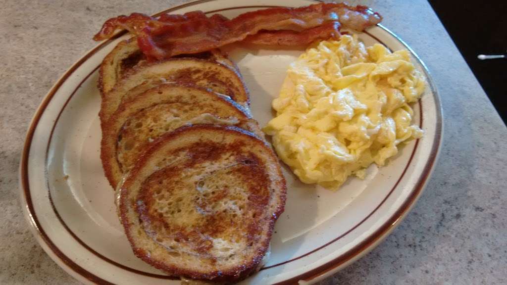 Mrs Vs Restaurant | 855 E Rollins Rd, Round Lake Beach, IL 60073, USA | Phone: (847) 223-0404