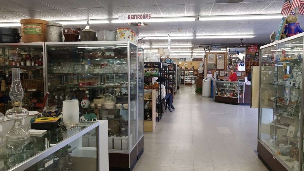 Old Glory Antique Market Place | 5862 Urbana Pike, Frederick, MD 21704, USA | Phone: (301) 662-9173
