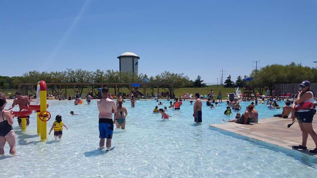 Splash Country | 195 S Barnes Rd, Aurora, IL 60506, USA | Phone: (630) 906-7981